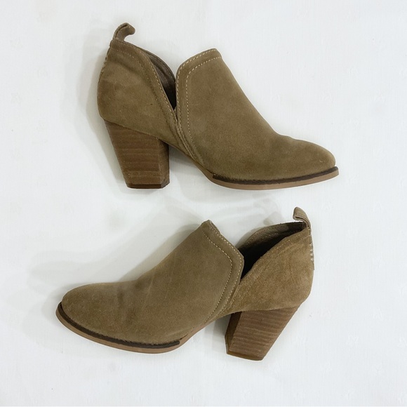 Artisan by Zigi Sindy Suede Ankle Booties - Picture 3 of 10